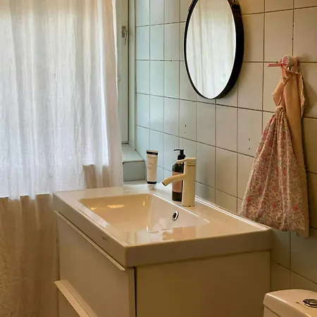 Renovated Townhouse Near The Feriehus København